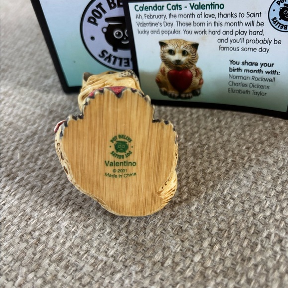 Harmony Kingdom Pot Bellys Calendar Cats Valentino Box - Picture 3 of 4